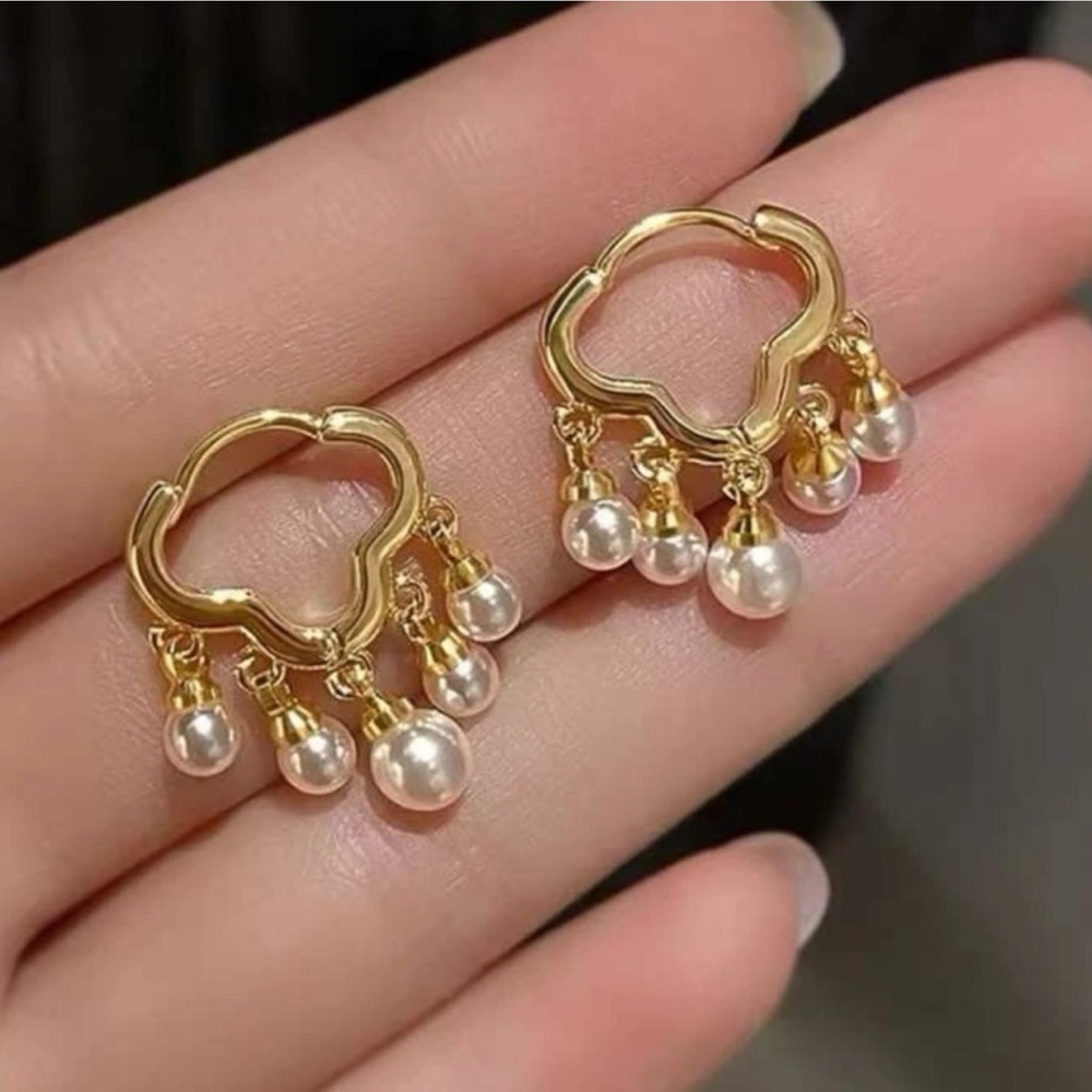 Simple  18k Gold Plated Cloud Tassel Faux Pearl Lightweight Feminine Earrings